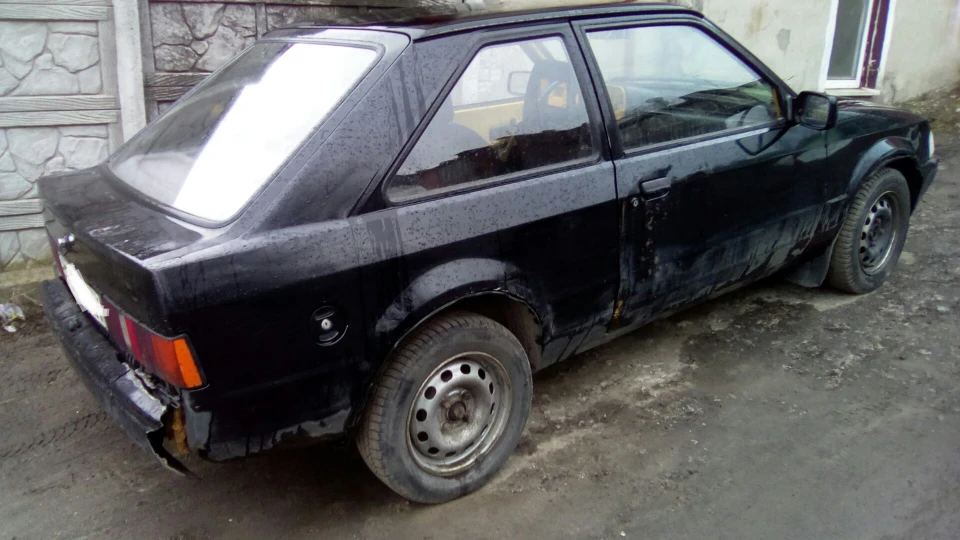 Ford Escort приїхала машина на болти 5