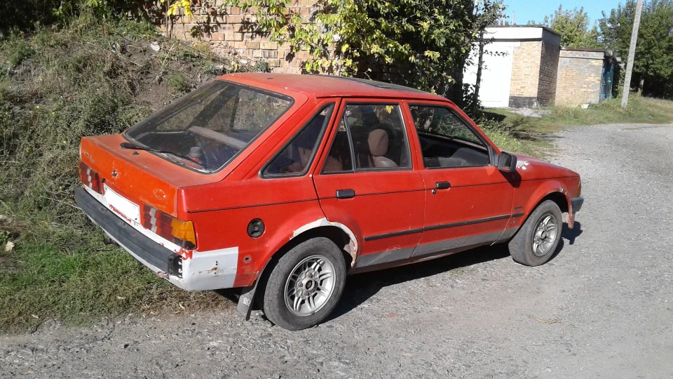 Ford Escort приїхала машина на болти