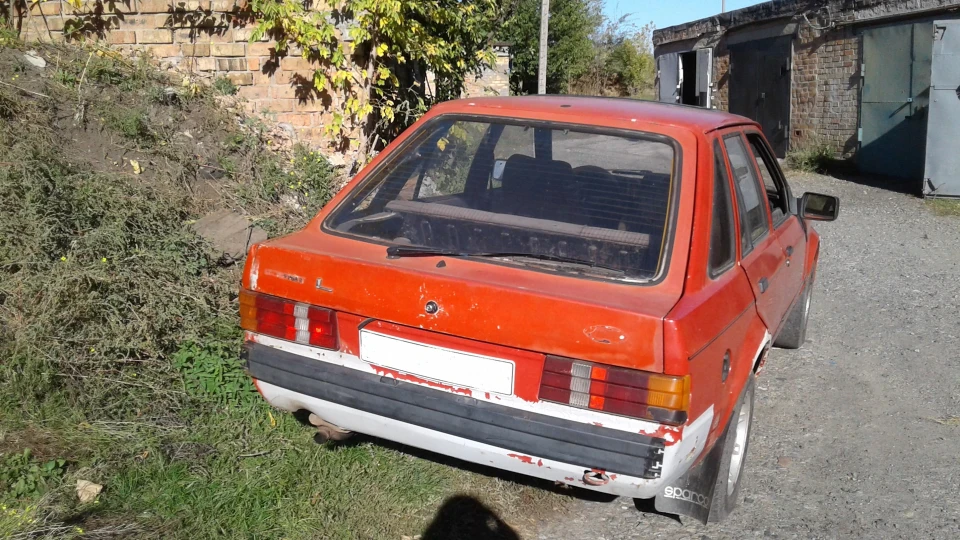 Ford Escort приїхала машина на болти 5