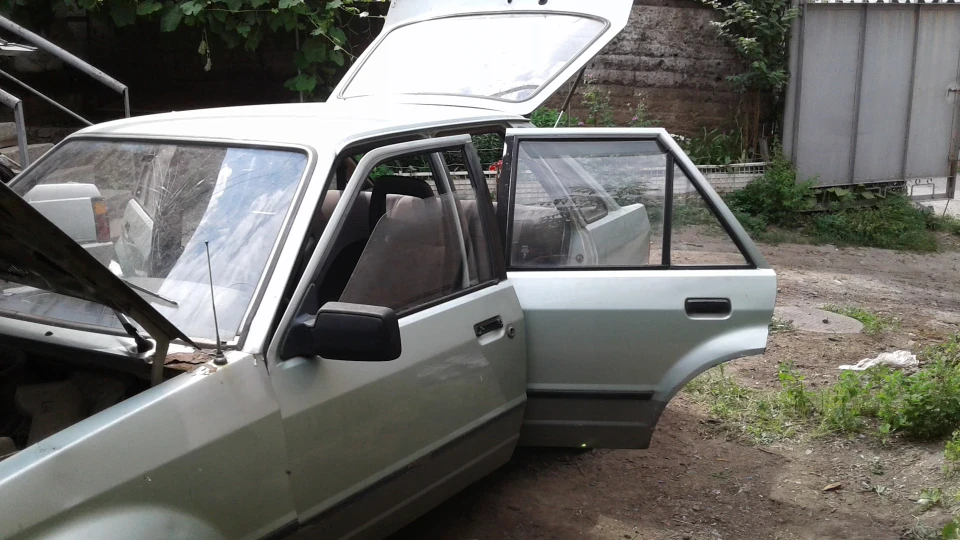 Ford Escort приїхала машина на болти 1