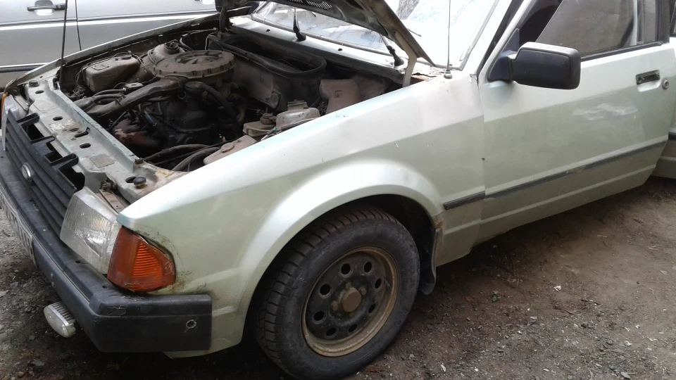 Ford Escort приїхала машина на болти 2