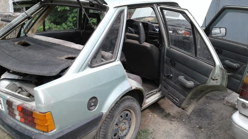Ford Escort приїхала машина на болти 4