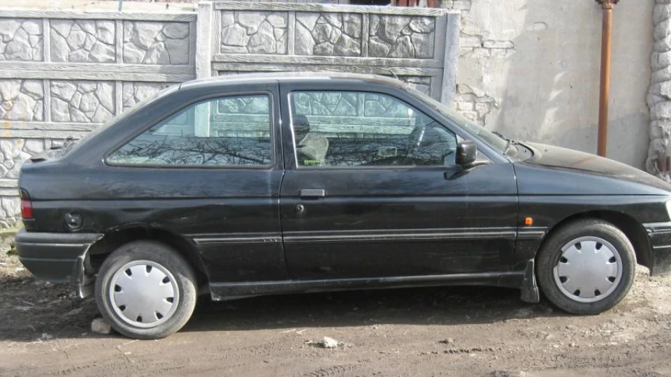 Ford Escort розбираю на болти 2