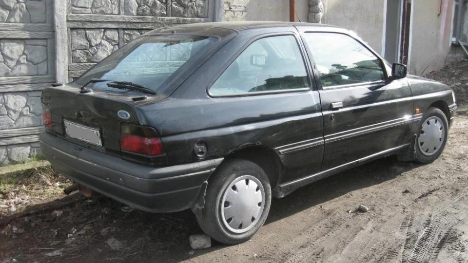 Ford Escort розбираю на болти 3