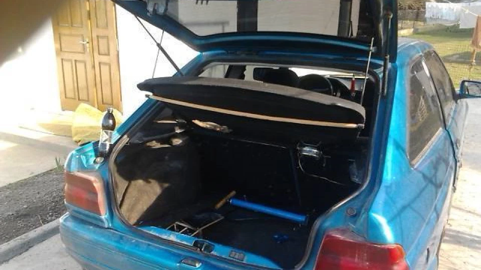 Ford Escort синій метал 2