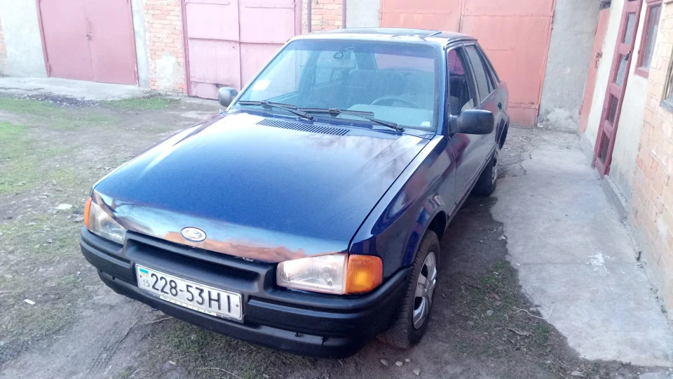 Табурет Ford Escort 2.0 2
