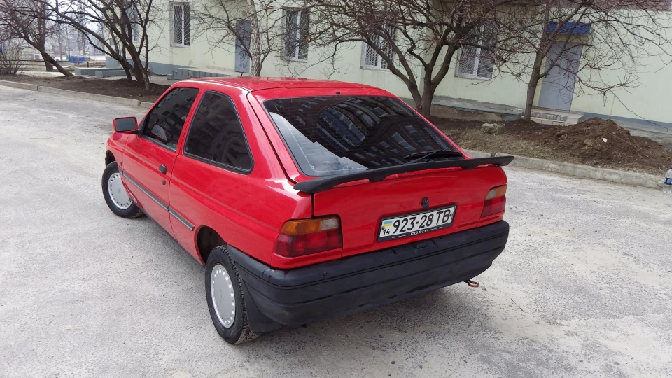 Ford Escort третя