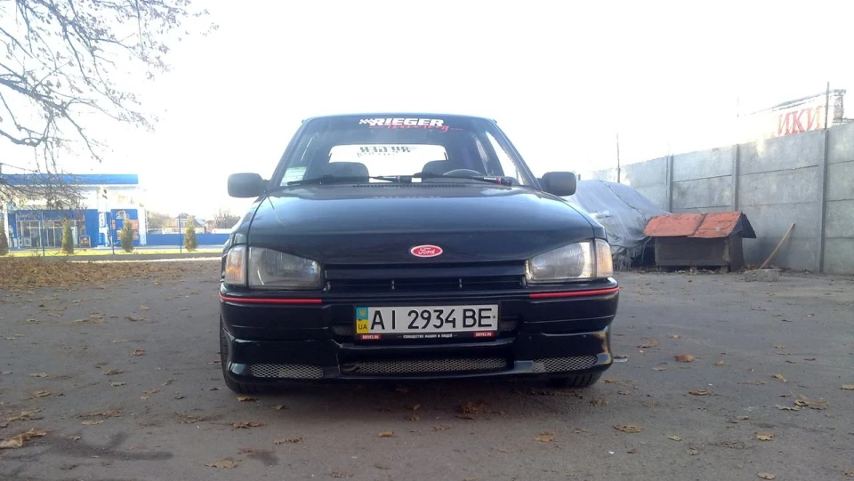 Ford Escort ┉┉☠UNDERGROUND☠┉┉ 2