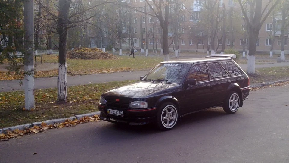 Ford Escort ┉┉☠UNDERGROUND☠┉┉ 4