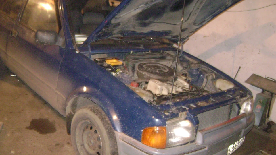 Ford Escort вже 1.6) 3