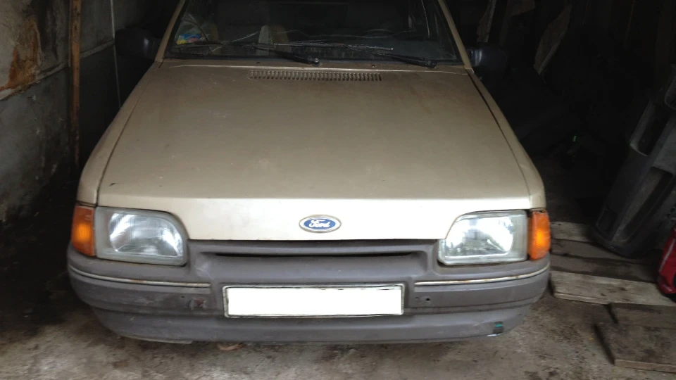 Ford Escort Wagon 3