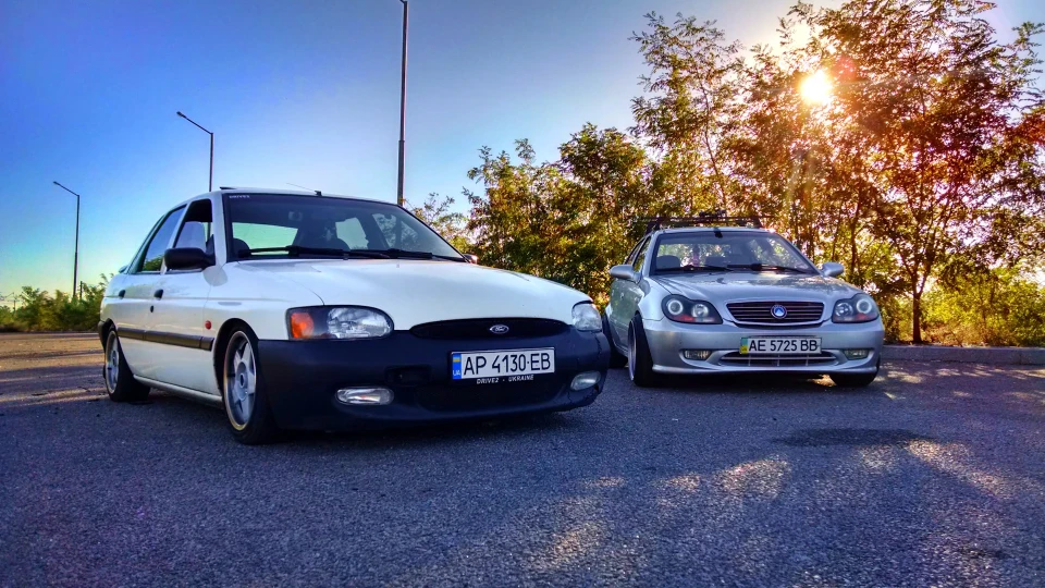 Ford Escort White Fox 4