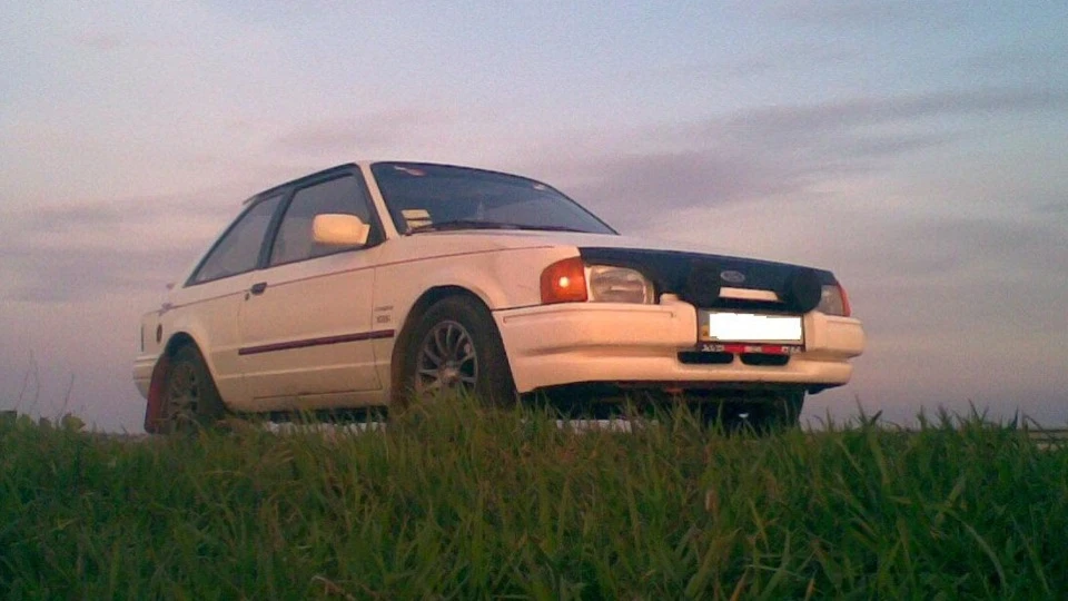 Ford Escort XR3i мій перший Боєць)))