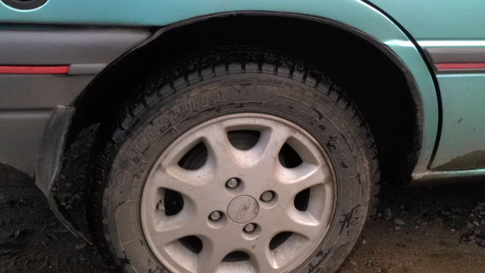 Ford Escort зелений універсал 4