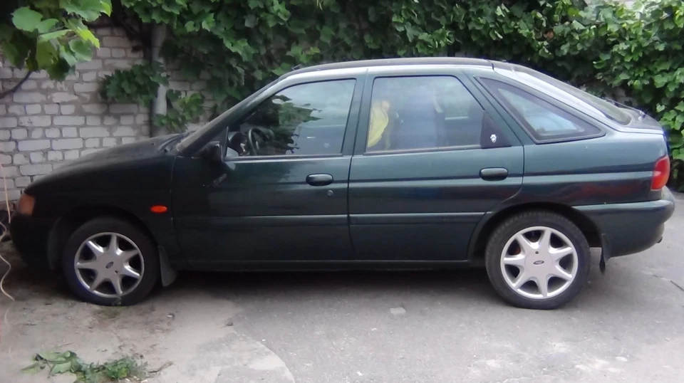 Ford Escort zetec 1.6-16v Ghia 2