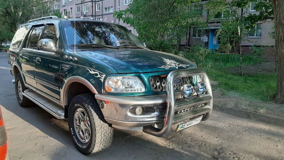 Ford Expedition Chrome Custom 3