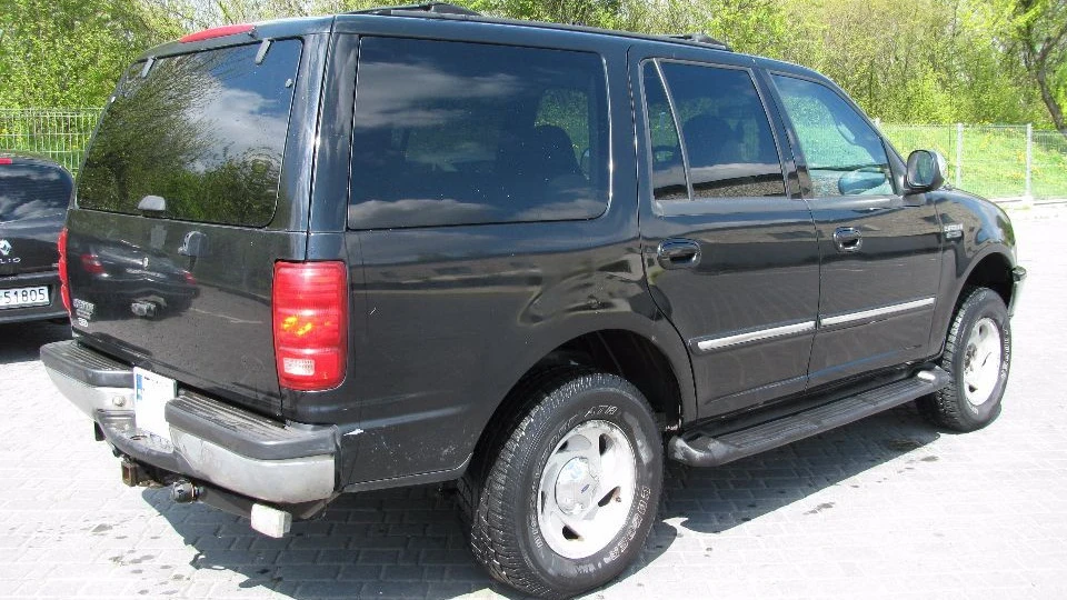 Ford Expedition triton 5
