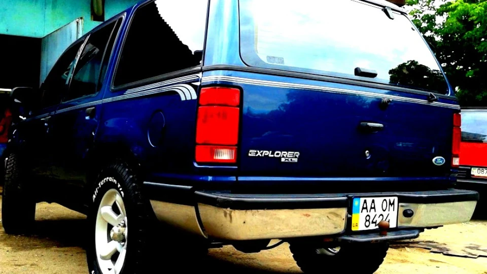 Ford Explorer 2