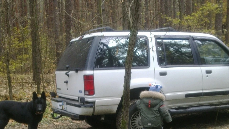 Ford Explorer дипломат у відставці 3