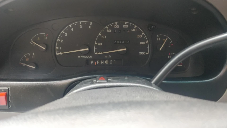 Ford Explorer Червоний трактор XLT 5
