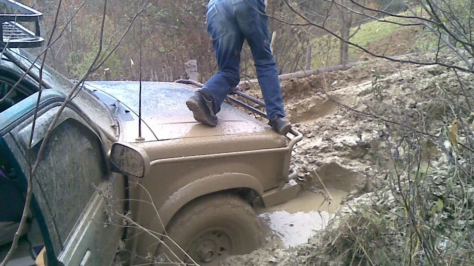 Ford Explorer лісовик