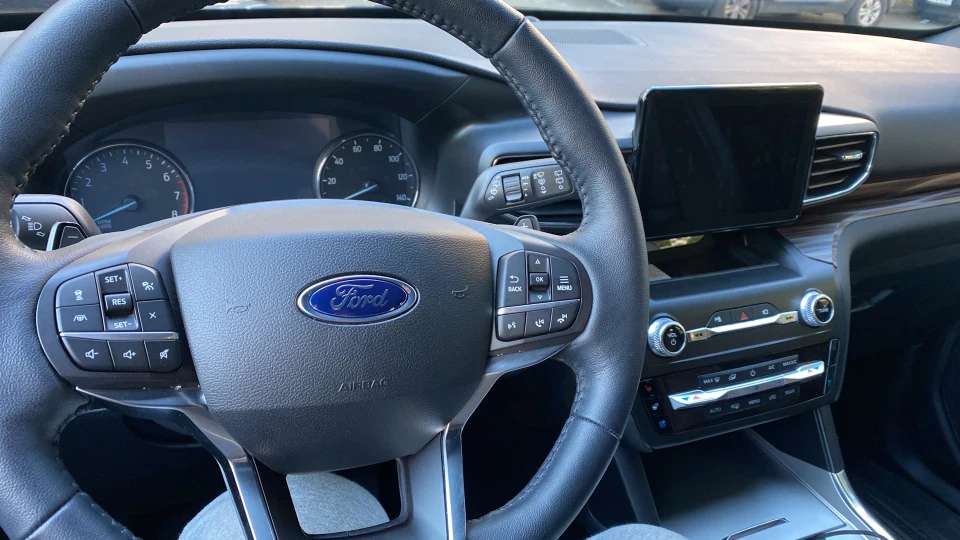 Ford Explorer LIMITED 4
