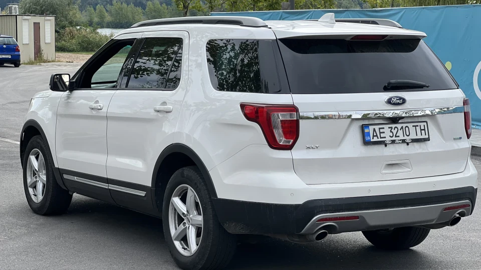Ford Explorer XLT 5