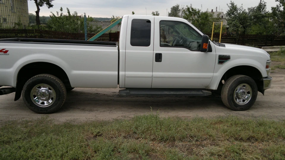 Ford F-Series V8 Super Duty 2