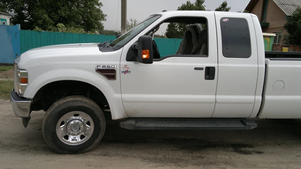 Ford F-Series V8 Super Duty 4