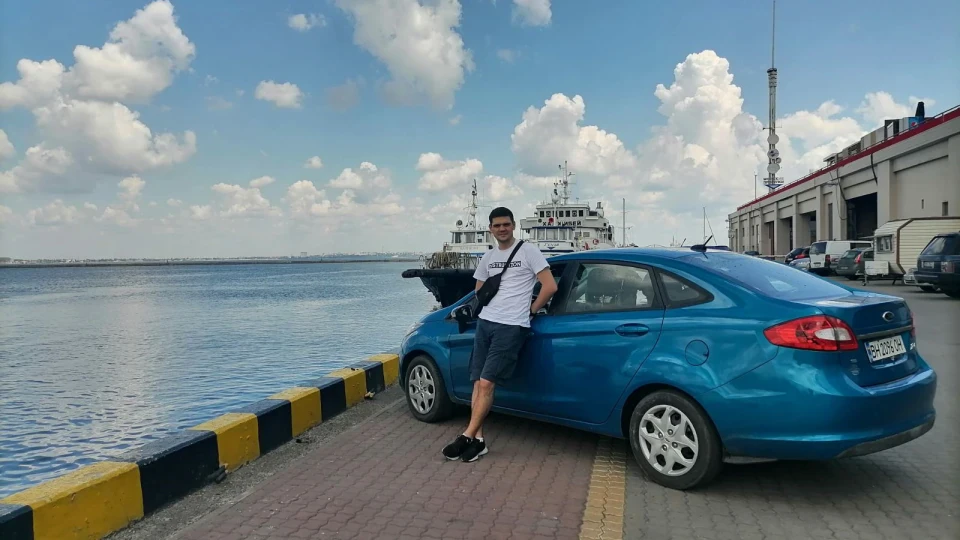 Ford Fiesta Sedan 3