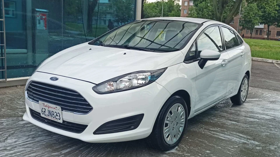 Ford Fiesta Sedan Несподівано жвава