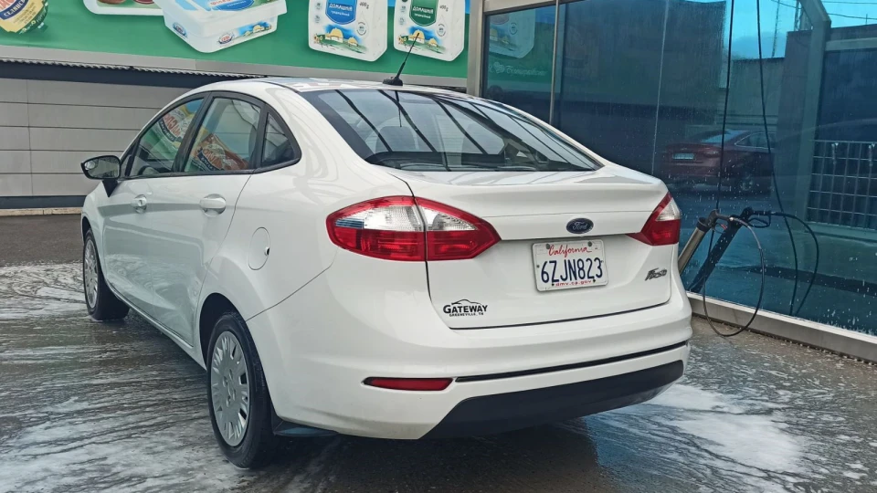 Ford Fiesta Sedan Несподівано жвава 2