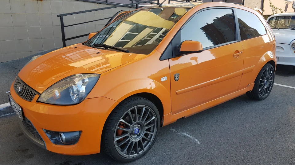 Ford Fiesta ST Апельсин 3