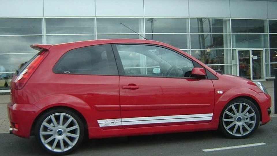 Ford Fiesta ST маленька та в'язка