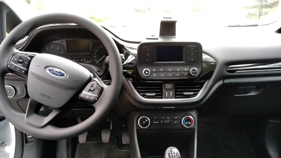 Ford Fiesta 1.1, комплектація Trend 4