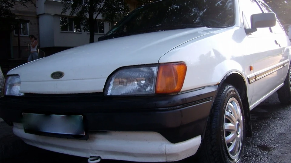 Ford Fiesta 1.1 white noise