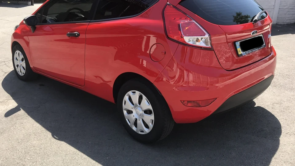 Ford Fiesta 1,25 ASTON MARTIN 3