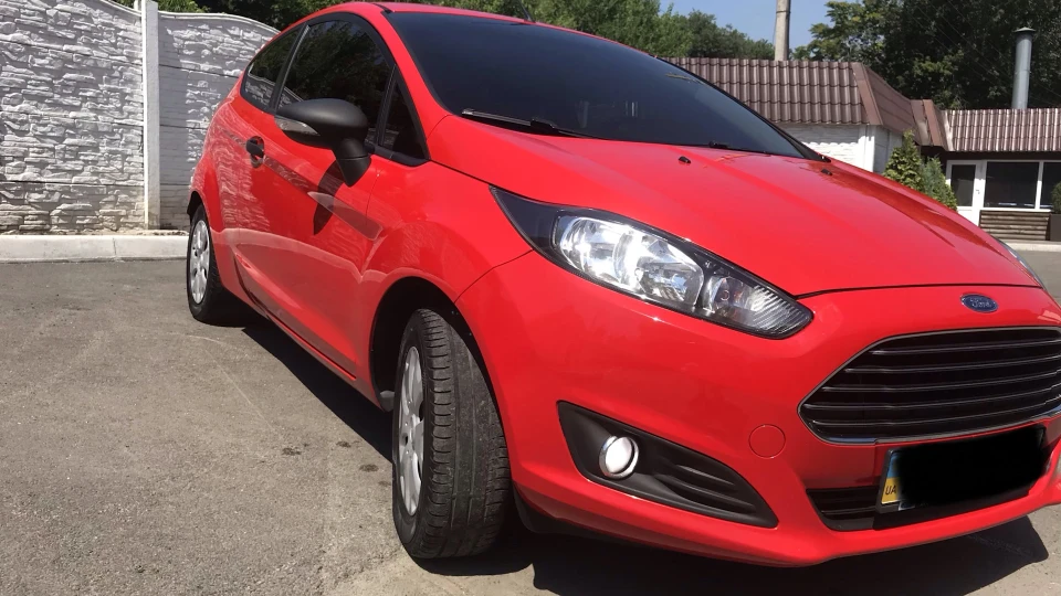 Ford Fiesta 1,25 ASTON MARTIN 5