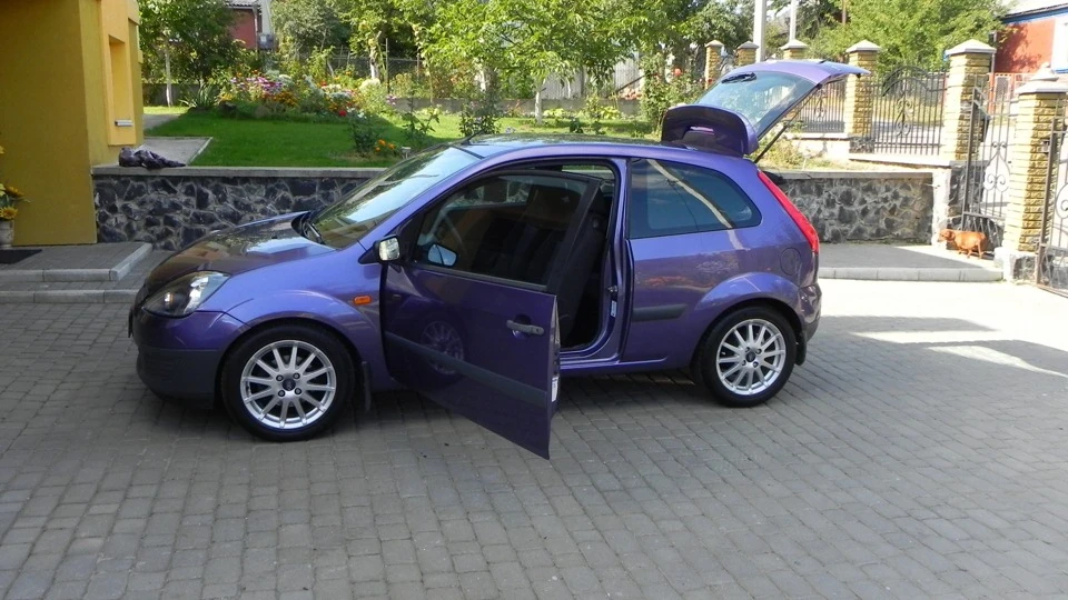 Ford Fiesta 1.4 16v robot 3