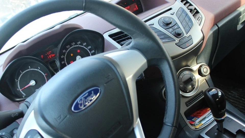 Ford Fiesta 1.4 AT Comfort 4