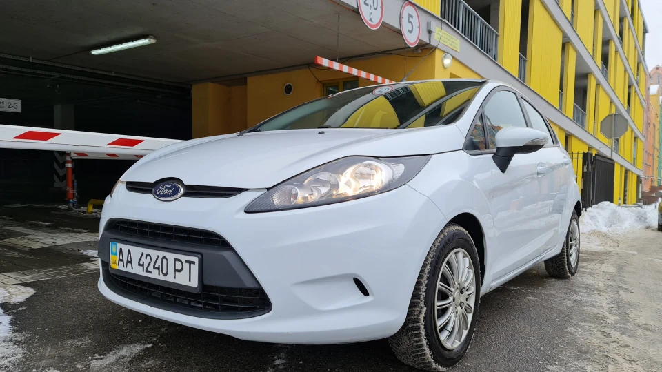 Ford Fiesta 1.4 AT 2