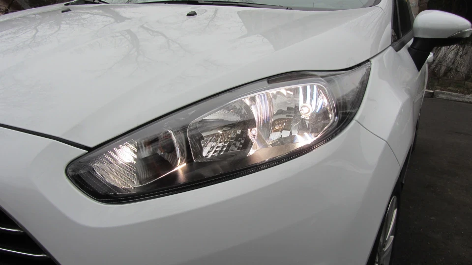 Ford Fiesta 1.5 TDCI Frozen ツ 5