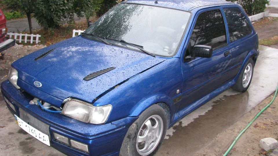 Ford Fiesta 1.6 TURBO 2