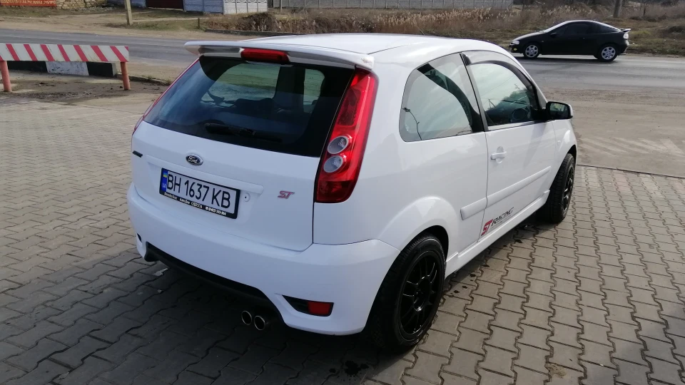 Ford Fiesta 2.0 ST 3