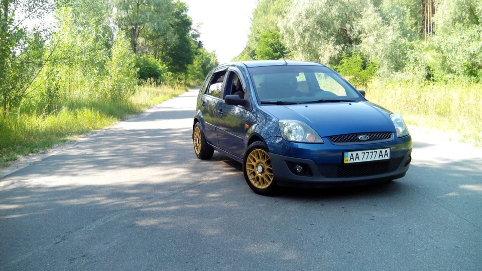 Ford Fiesta 250 км/час 2