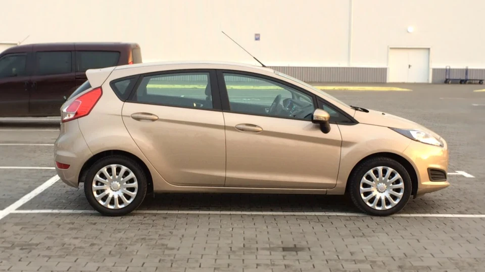 Ford Fiesta Beige Silk Ecoboost 5