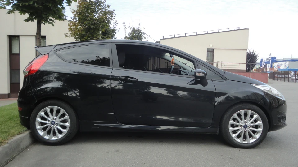 Ford Fiesta Ⓢ Black Out