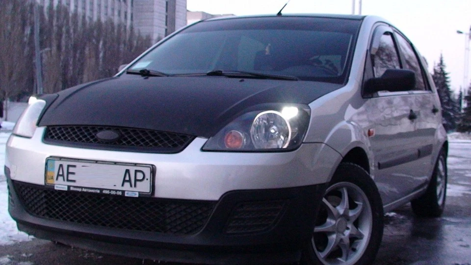 Ford Fiesta Carbon 2