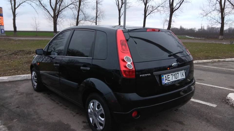 Ford Fiesta Чорна табуретка =)