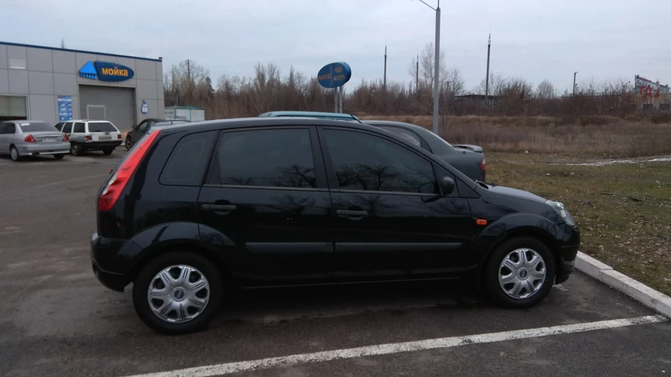 Ford Fiesta Чорна табуретка =) 2